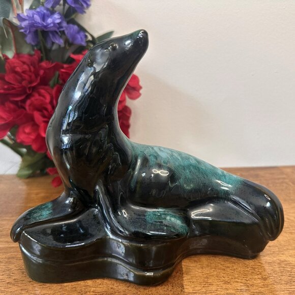Blue Mountain Pottery Seal Figurine Canadian Vintage Collectible Green Drip Glaz - Picture 1 of 6